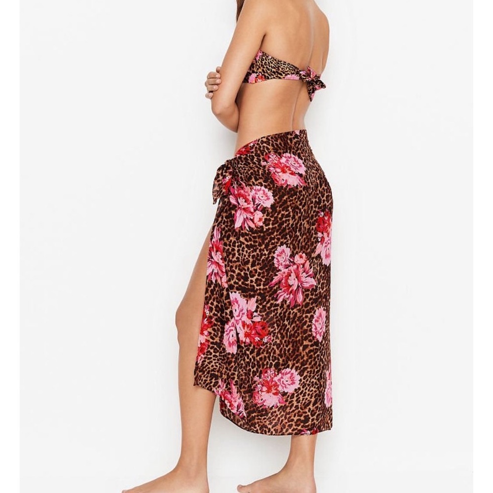 Animal print Victoria’s Secret Sarong 👙 NWT